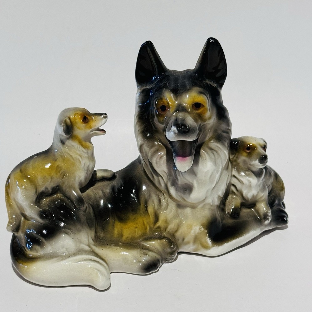Vintage 50s‎ Ceramic Figurine Boarder Collie or German Shepherd Mom & Puppies